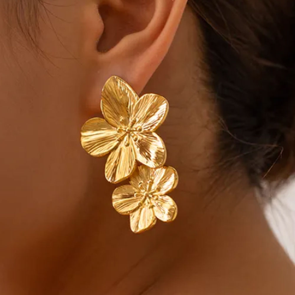 Elegant Floral Earrings - 18K Gold Plated