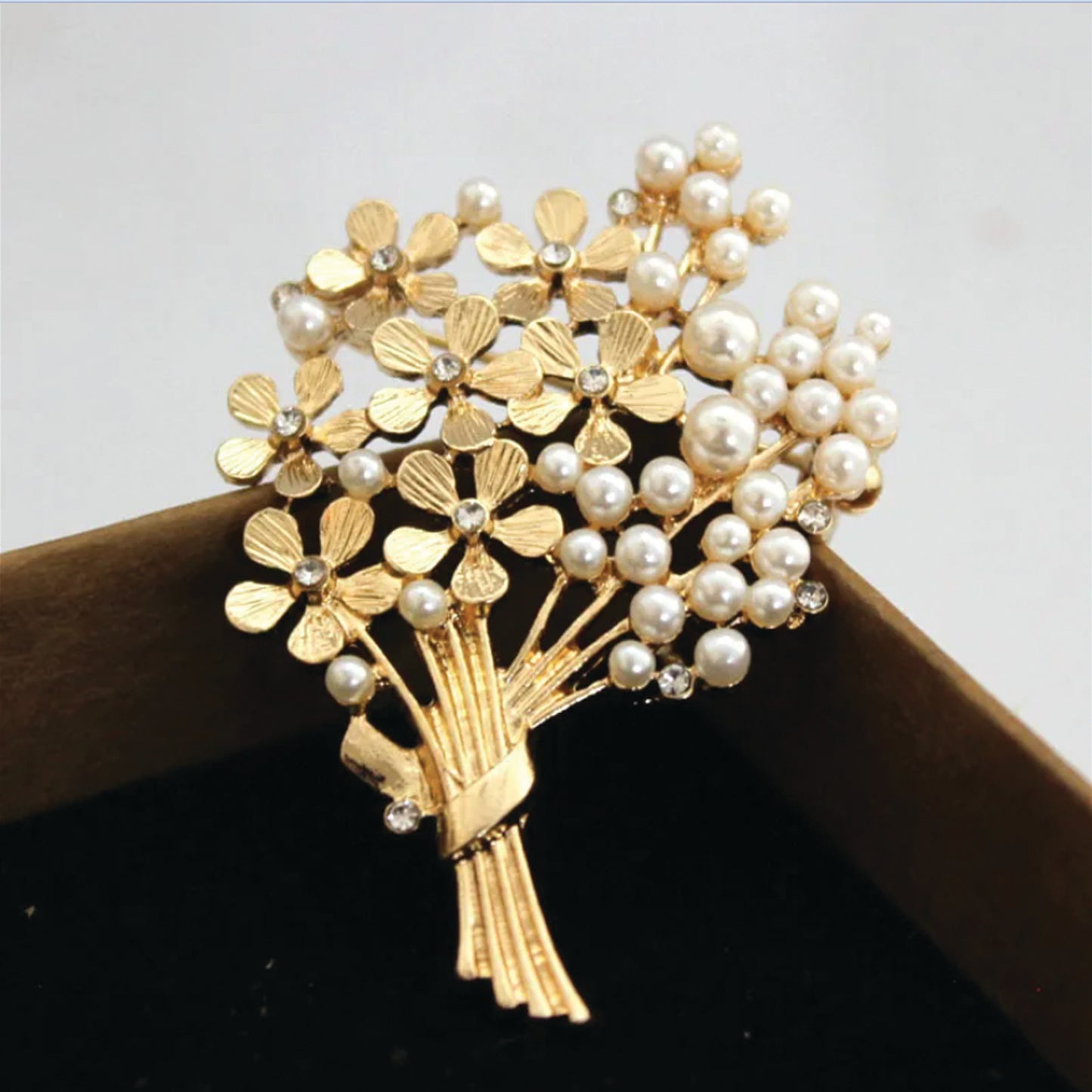Elegant Pearl Floral Bouquet Brooch