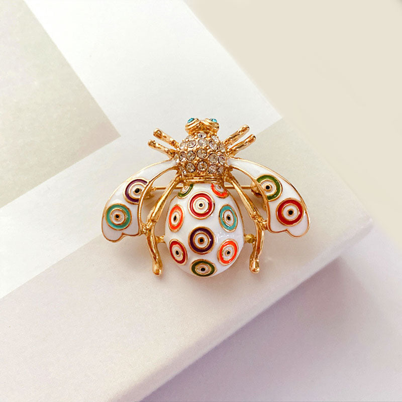 Bee Brooch - 1 Piece